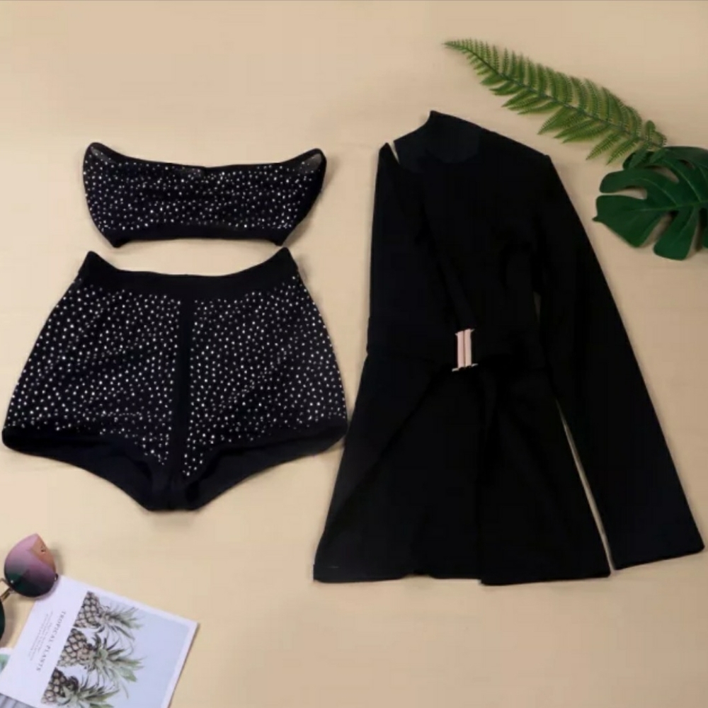 SEXY BLACK 3 PIECE OUTFIT W/SILVER  88%POLYESTER 12%SPANDEX SIZES M/L AV… - Picture 2 of 7